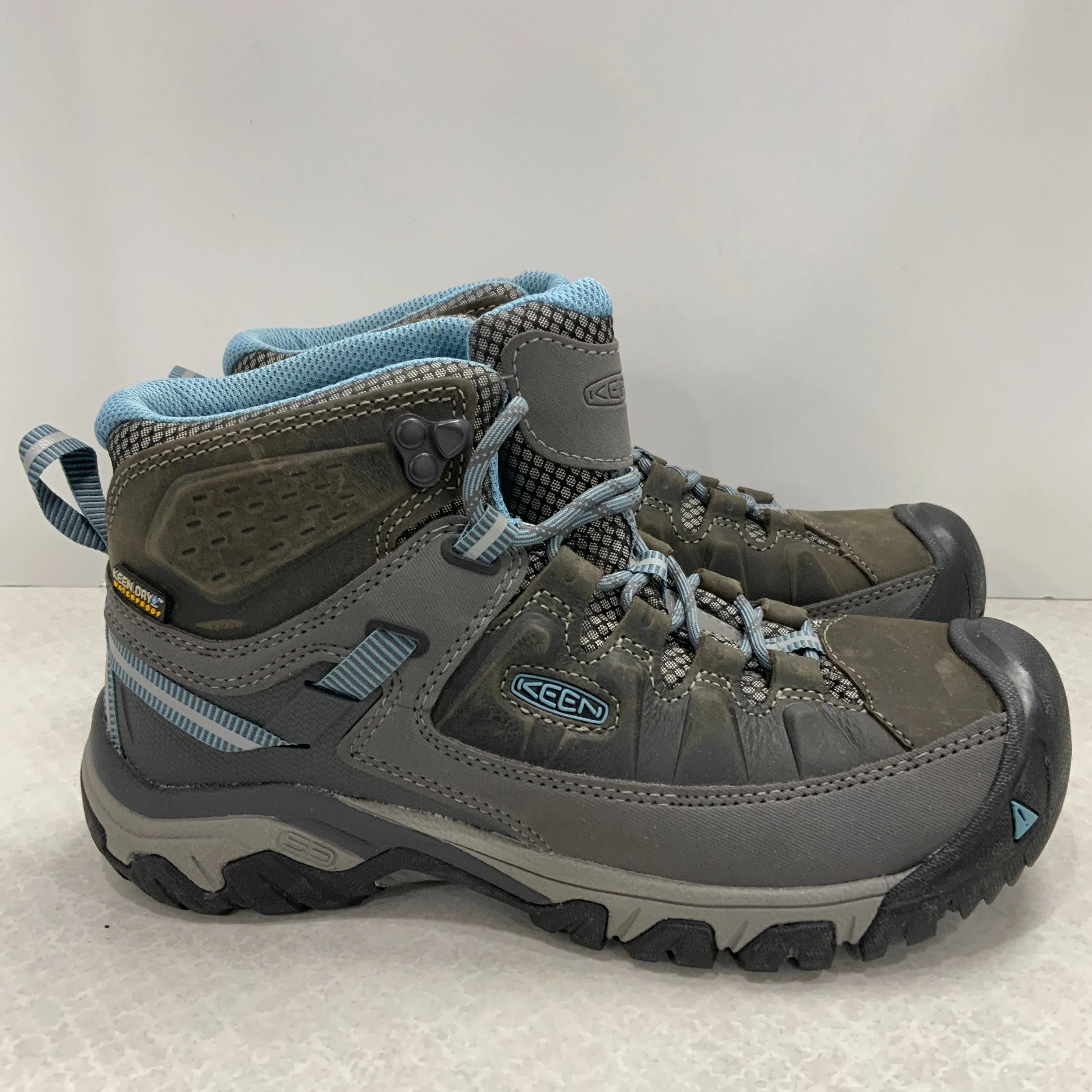 Boots Ankle Flats By Keen In Black, Size: 7.5