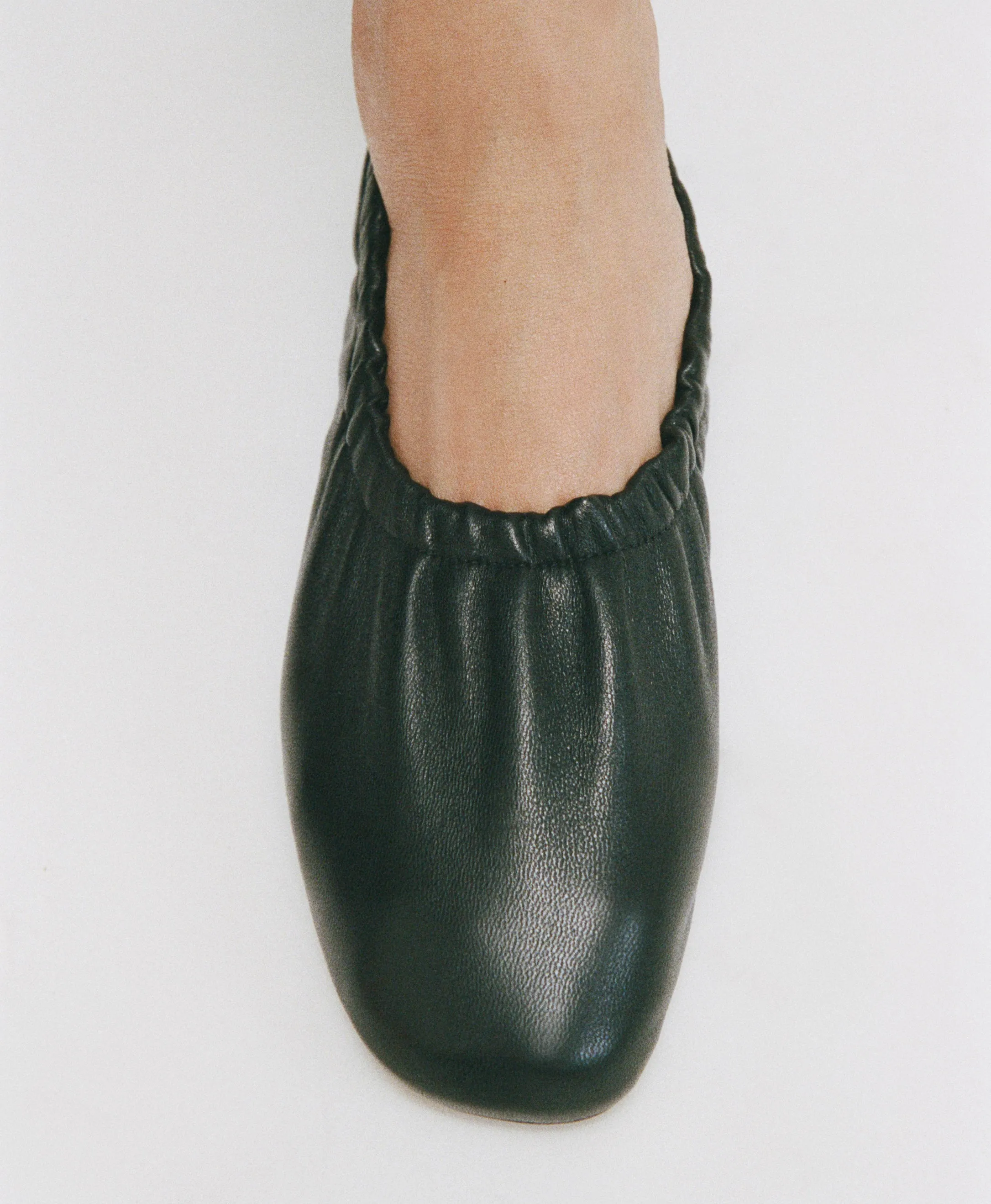 Ruched Ballerina - Black