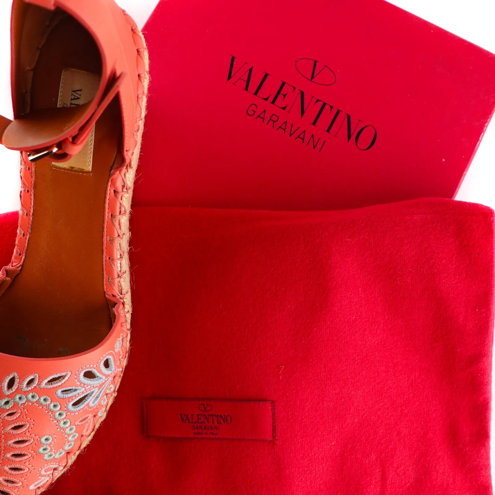 VALENTINO - Sandales compensées mandala en cuir (T39)